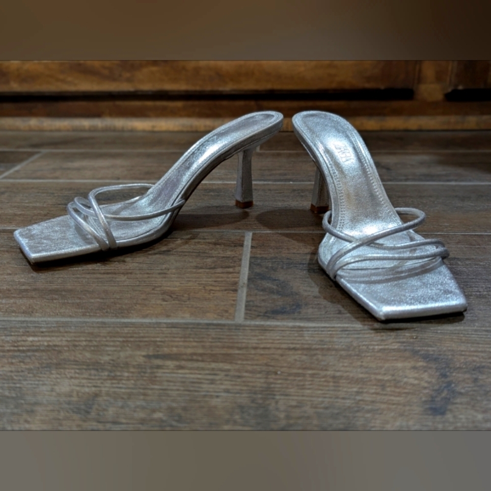 Zara Metallic Silver Strappy Low Heels Size 40 US 9